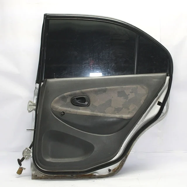 Дверь задняя правая (ржавчина) MITSUBISHI CARISMA DA 1995-1998, CARISMA DA 1999-2003