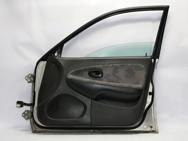 Дверь передняя правая MITSUBISHI CARISMA DA 1995-1998, CARISMA DA 1999-2003