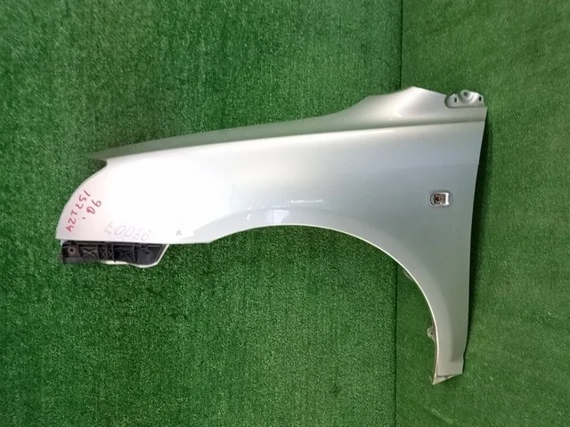 Крыло переднее левое AZT251 TOYOTA AVENSIS T250 2003-2006