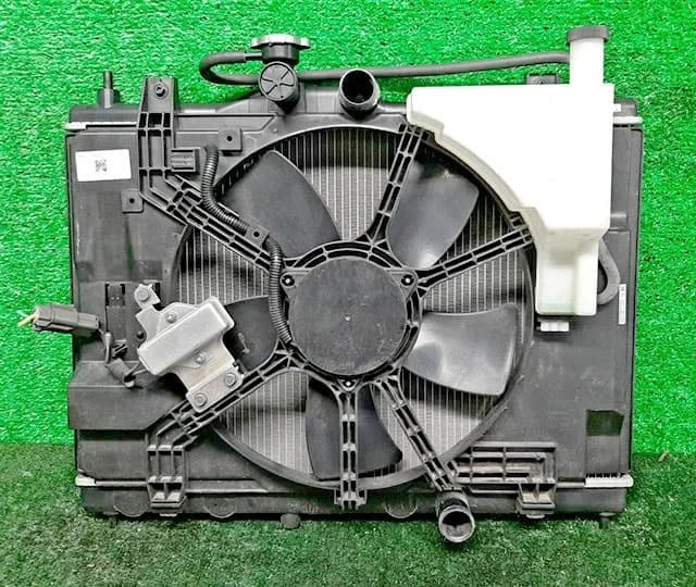 Радиатор охлаждения двигателя G11 NISSAN JUKE YF15 2014-2019, JUKE YF15 2010-2014, BLUEBIRD SYLPHY II G11 2005-2012, TIIDA LATIO SC11 2008-2012