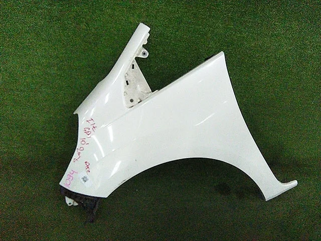 Крыло переднее левое (потерто) GP1 HONDA JAZZ II GG / GP 2008-2014, FIT GE 2010-2012