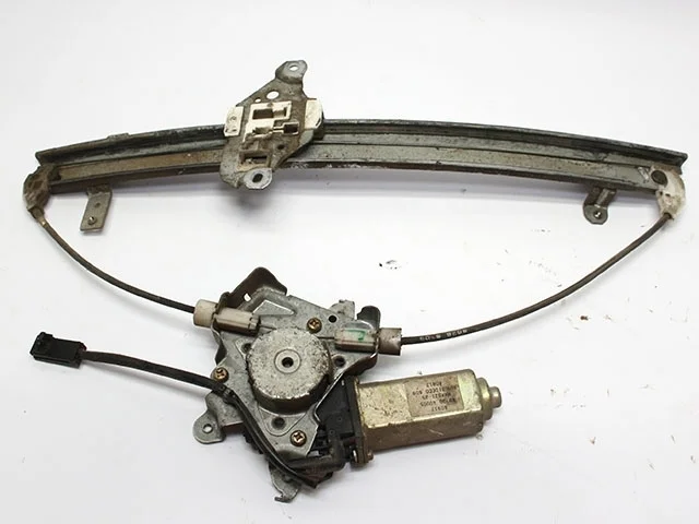 Стеклоподъемник двери передней правой NISSAN MAXIMA A32 1994-2000