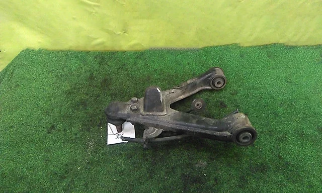 Рычаг подвески задний левый верхний V83W MITSUBISHI PAJERO IV / MONTERO IV V8 / V9 2006-2011, PAJERO IV / MONTERO IV V8 / V9 2011-2014
