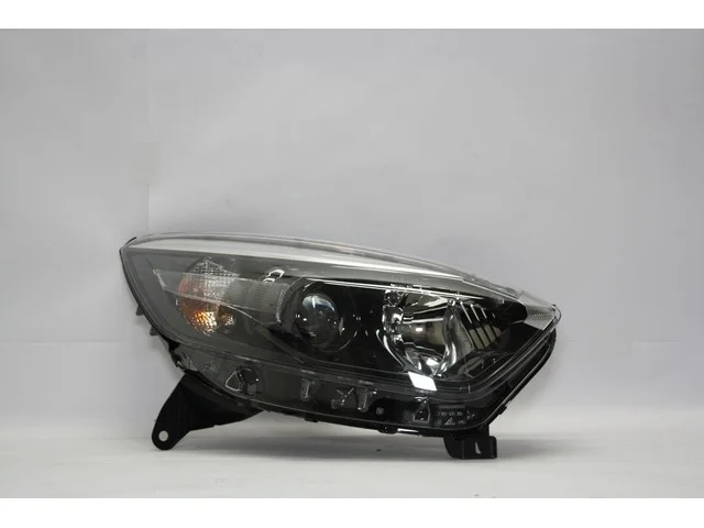 Фара правая (дефект кронштейна) RENAULT KAPTUR J5 / H5 2016-2020