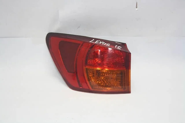 Фонарь задний левый внешний (потерт) LEXUS IS II 250/350 XE20 2005-2008
