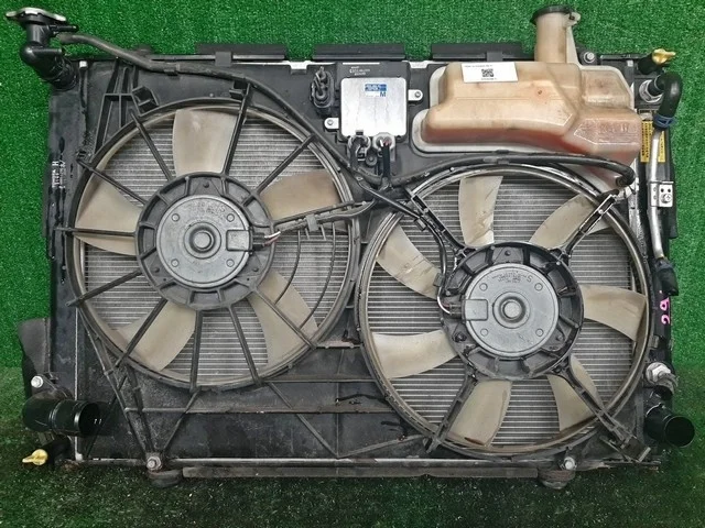 Радиатор охлаждения двигателя GSU30 TOYOTA HARRIER XU30 2003-2013, LEXUS RX II 300/330/350/400H XU30 2003-2006, RX II 300/330/350/400H XU30 2006-2009
