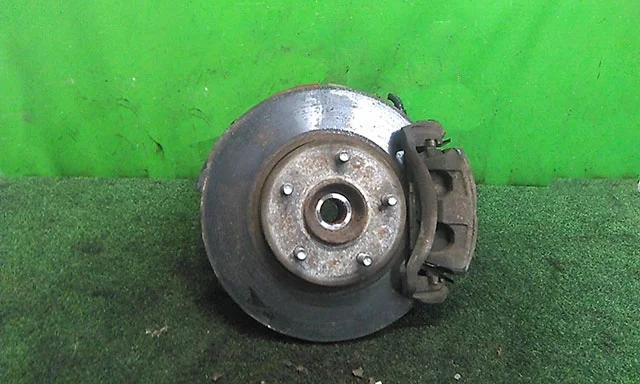 Кулак поворотный правый C24 NISSAN SERENA II C24 1999-2001, SERENA II C24 2001-2005