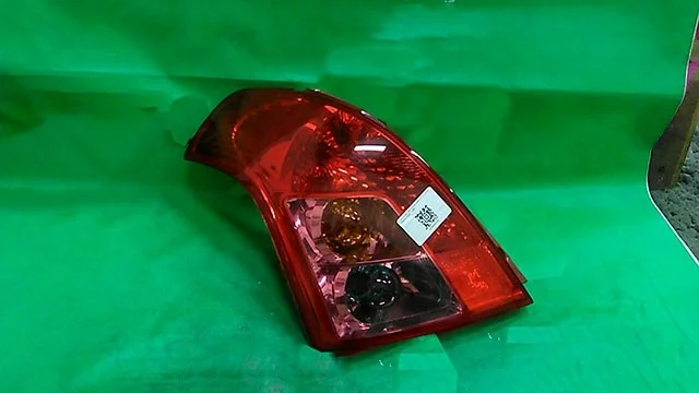 Фонарь задний левый ZC72S SUZUKI SWIFT III 2004-2010