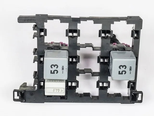 Колодка реле 1T2 VOLKSWAGEN TOURAN I 1T1 / 1T2 2003-2006, TOURAN I 1T1 / 1T2 2006-2010