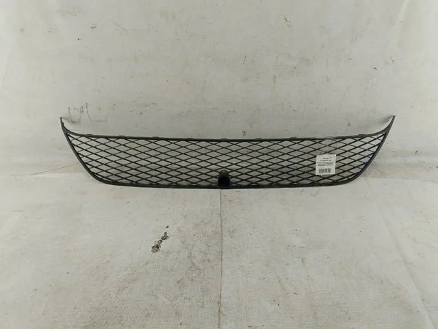 Решетка переднего бампера центральная CW5W MITSUBISHI OUTLANDER XL CW 2007-2010