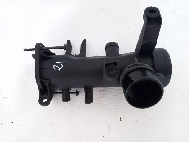 Патрубок воздухозаборника 1T2 VOLKSWAGEN JETTA V 1K2 / 1K5 2005-2011, GOLF V 1K1 / 1K5 2003-2009, TOURAN I 1T1 / 1T2 2003-2006