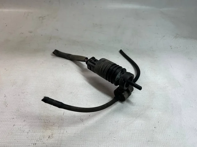 Насос бачка омывателя CW5W MITSUBISHI OUTLANDER XL CW 2007-2010, OUTLANDER XL CW 2010-2012, LANCER X CY 2007-2010, LANCER X CY 2010-2014