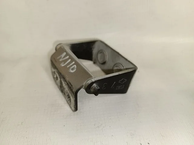 Петля крышки багажника левая=правая NJ10 NISSAN PRIMERA III P12 2002-2008, DUALIS J10 2007-2010, QASHQAI J10 2006-2010, DUALIS J10 2010-2014