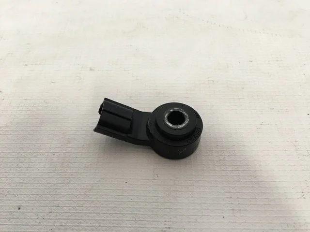 Датчик детонации AZT251 TOYOTA AURIS E150 2006-2010, COROLLA VERSO R10 2004-2009, AURIS E150 2010-2013, AVENSIS T250 2006-2008, AVENSIS T250 2003-2006
