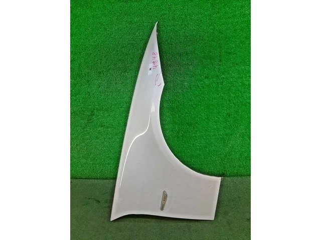 Крыло переднее правое (скол) E90 BMW 3-Series E90 / E91 2005-2012