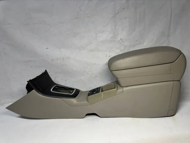 Консоль центральная AZT251 TOYOTA AVENSIS T250 2006-2008, AVENSIS T250 2003-2006