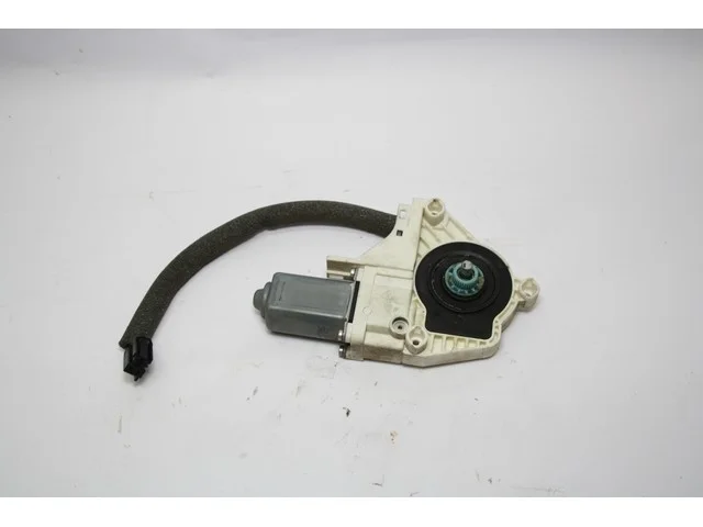 Мотор стеклоподьемника двери передней левой AUDI A5 8T 2007-2011, A4 B8 2011-2015, A5 8T 2011-2016, A4 B8 2007-2011, A6 C6 2008-2011, Q7 4L 2009-2015