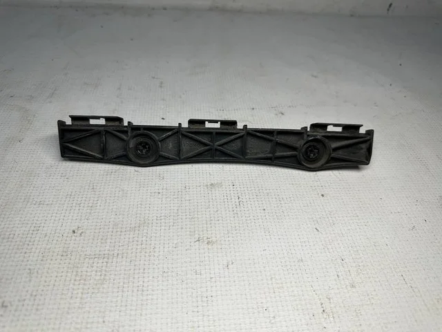 Кронштейн заднего бампера правый GSE20 LEXUS IS II 250/350 XE20 2005-2008, IS II 250/350 XE20 2008-2010