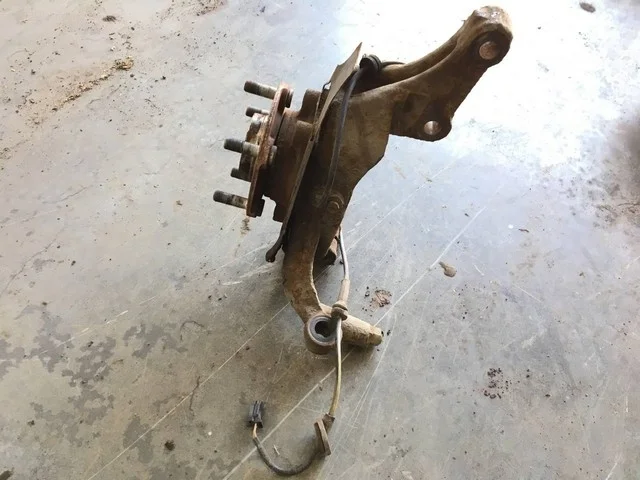 Кулак поворотный левый J31 NISSAN MURANO Z50 2003-2008, TEANA J31 2003-2005, TEANA J31 2006-2008