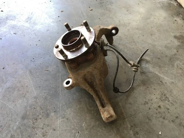 Кулак поворотный правый J31 NISSAN MURANO Z50 2003-2008, TEANA J31 2003-2005, TEANA J31 2006-2008