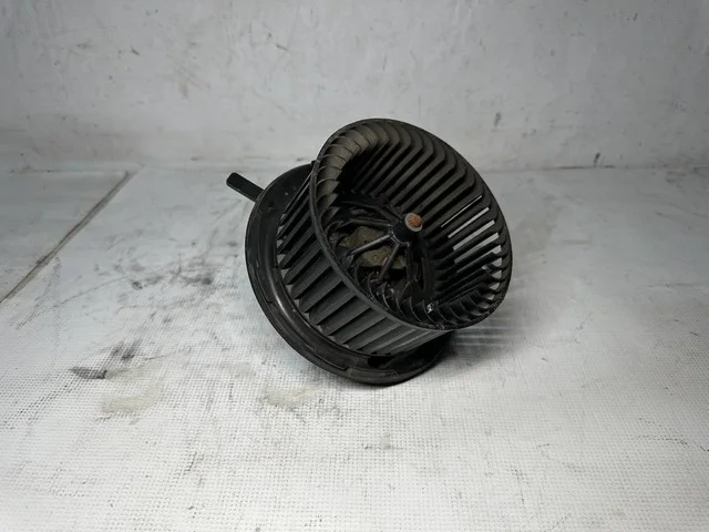 Мотор отопителя 5N VOLKSWAGEN GOLF VI 5K1 / AJ5 2009-2013, SCIROCCO III 2008-2014, TIGUAN I 5N1 / 5N2 2011-2018