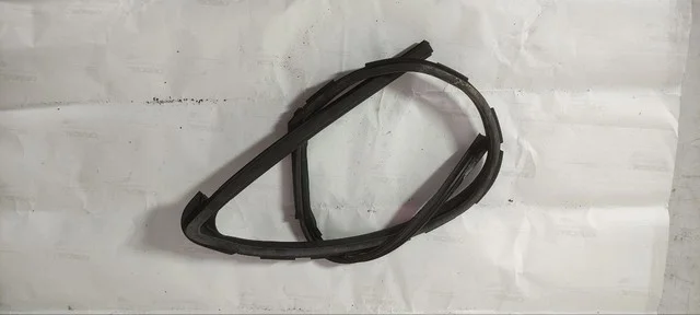 Уплотнитель стекла двери передней левой NF15 NISSAN JUKE YF15 2014-2019, JUKE YF15 2010-2014