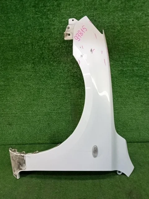 Крыло переднее левое (царапины) BKEP MAZDA MAZDA 3 BK 2003-2006, MAZDA 3 BK 2006-2009, AXELA BK 2003-2006, AXELA BK 2006-2009