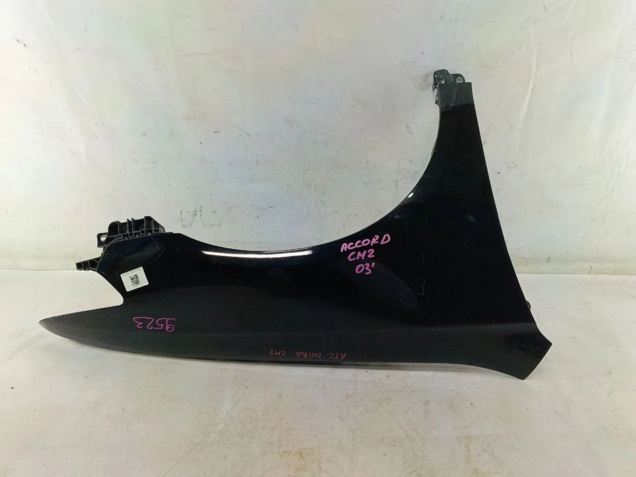 Крыло переднее правое (потерто) CM2 HONDA ACCORD VII CM / CL / CN 2002-2006, ACCORD VII CM / CL / CN 2006-2008