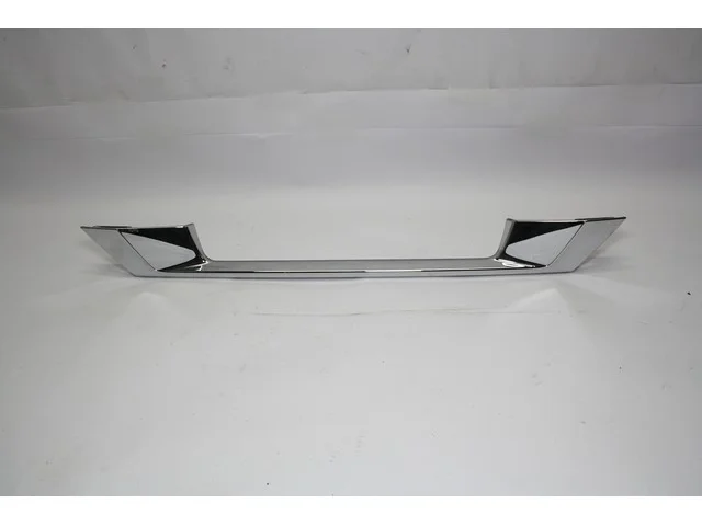 Накладка крышки багажника нижняя ANH10 TOYOTA ALPHARD H10 2002-2005