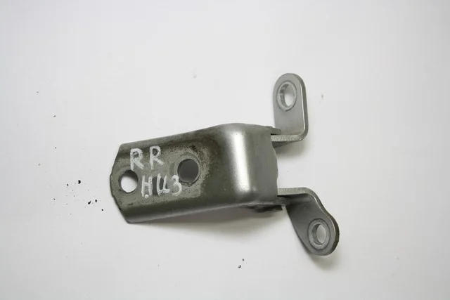 Петля двери задней правой нижняя AZT251 TOYOTA AVENSIS T250 2006-2008, AVENSIS T250 2003-2006, COROLLA E120 2001-2004, COROLLA E120 2004-2006
