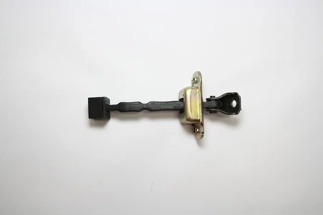 Ограничитель фиксатор двери передней левой=правой CU5W MITSUBISHI OUTLANDER CU 2003-2007, LANCER IX CS 2003-2005, AIRTREK CU 2001-2005