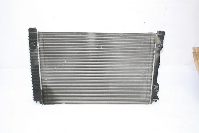 Радиатор охлаждения двигателя 4F AUDI A6 C6 2004-2008, A6 C6 2008-2011