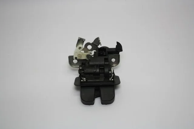Замок крышки багажника 8X1 AUDI A1 8X 2010-2014