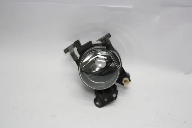 Фара противотуманная правая E60 BMW 6-Series E63 / E64 2003-2010, X3 E83 2003-2010, 3-Series E90 / E91 2005-2012, 5-Series E60 / E61 2003-2007