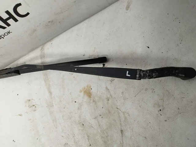 Поводок стеклоочистителя левый CS3W MITSUBISHI LANCER IX CS 2003-2005, LANCER IX CS 2005-2010