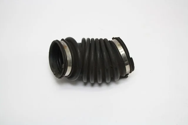 Патрубок корпуса воздушного фильтра FORD C-MAX I DE 2003-2010, FOCUS II 2004-2008, FOCUS II 2008-2011