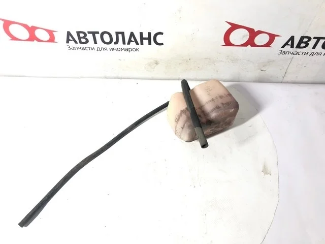 Бачок расширительный V25W MITSUBISHI PAJERO II / MONTERO II V1 / V2 / V3 / V4 1991-1996, PAJERO II / MONTERO II V1 / V2 / V3 / V4 1997-2000