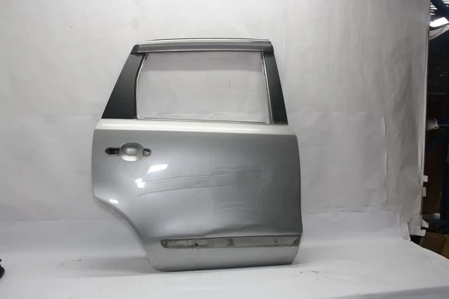 Дверь задняя правая (потерта, вмятина) NISSAN NOTE E11 2005-2008, NOTE E11 2008-2012