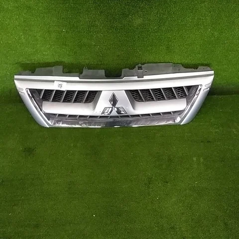 Решетка радиатора V73W MITSUBISHI PAJERO III / MONTERO III V6 / V7 2003-2006
