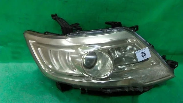 Фара правая (под полировку) C25 NISSAN SERENA III C25 2007-2010