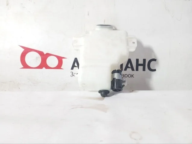 Бачок омывателя заднего стекла V83W MITSUBISHI PAJERO II / MONTERO II V1 / V2 / V3 / V4 1991-1996, PAJERO III / MONTERO III V6 / V7 2000-2002