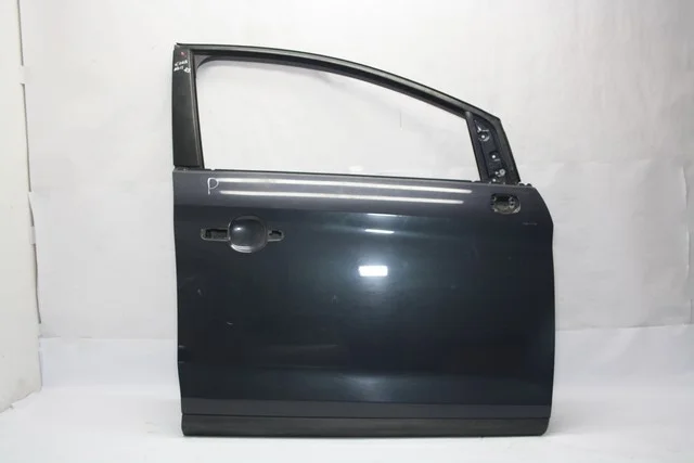 Дверь передняя правая (потерта) FORD KUGA I DR 2008-2012