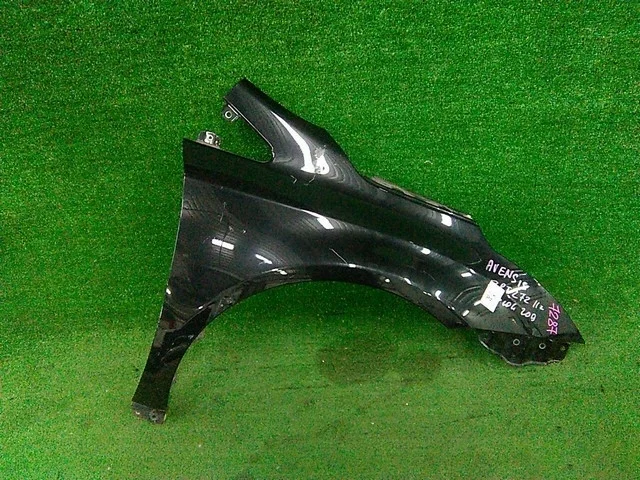 Крыло переднее правое (царапины) ZRT272 TOYOTA AVENSIS T270 2012-2015, AVENSIS T270 2015-2018