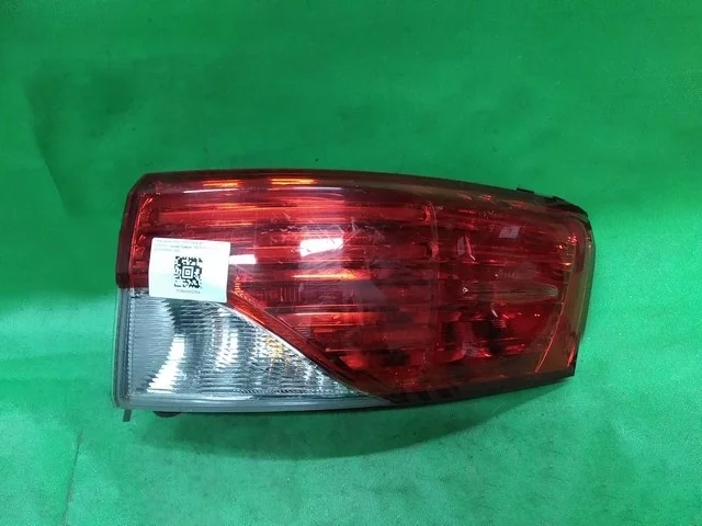 Фонарь задний правый внешний ZRT272 TOYOTA AVENSIS T270 2012-2015