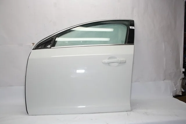 Дверь передняя левая (вмятина) VOLVO S60 II FS / FH 2010-2018