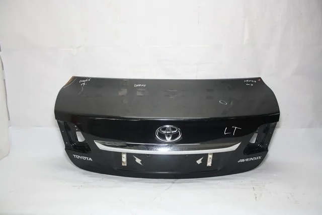 Крышка багажника (коррозия, тычки) TOYOTA AVENSIS T270 2012-2015