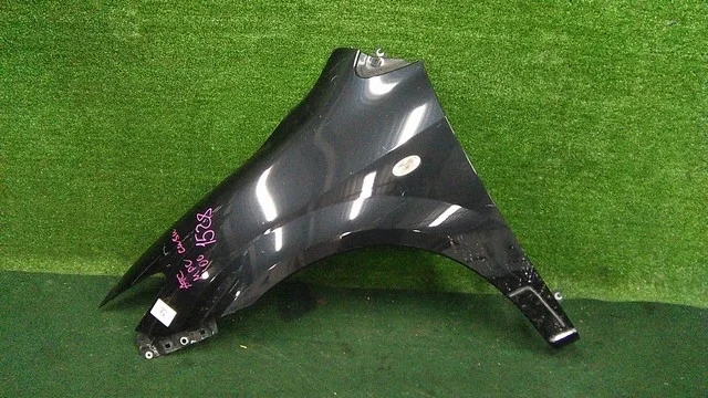 Крыло переднее левое (царапины) LW5W MAZDA MPV LW 2003-2006