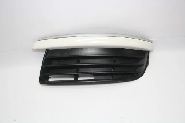 Решетка переднего бампера без ПТФ левая 1K1 VOLKSWAGEN JETTA V 1K2 / 1K5 2005-2011, GOLF V 1K1 / 1K5 2003-2009