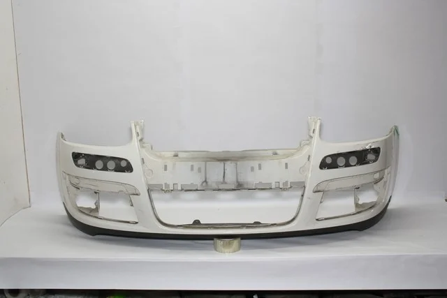 Бампер передний (потерт) 1K1 VOLKSWAGEN GOLF V 1K1 / 1K5 2003-2009