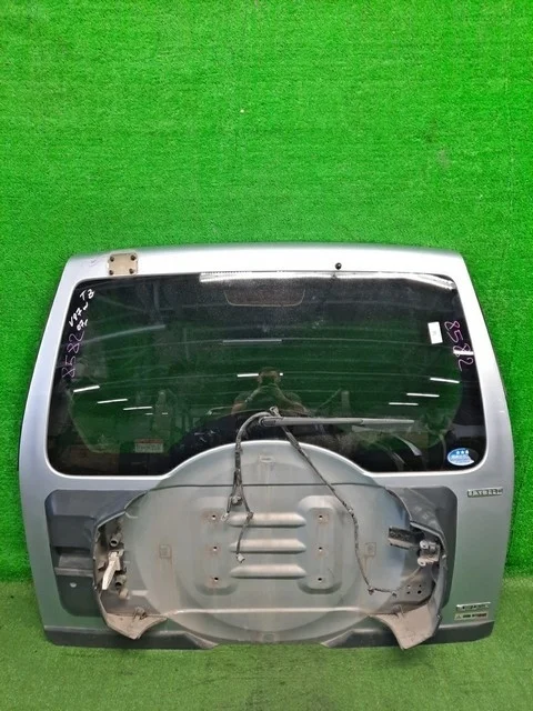 Крышка багажника (потерта) V87W MITSUBISHI PAJERO IV / MONTERO IV V8 / V9 2006-2011, PAJERO IV / MONTERO IV V8 / V9 2011-2014